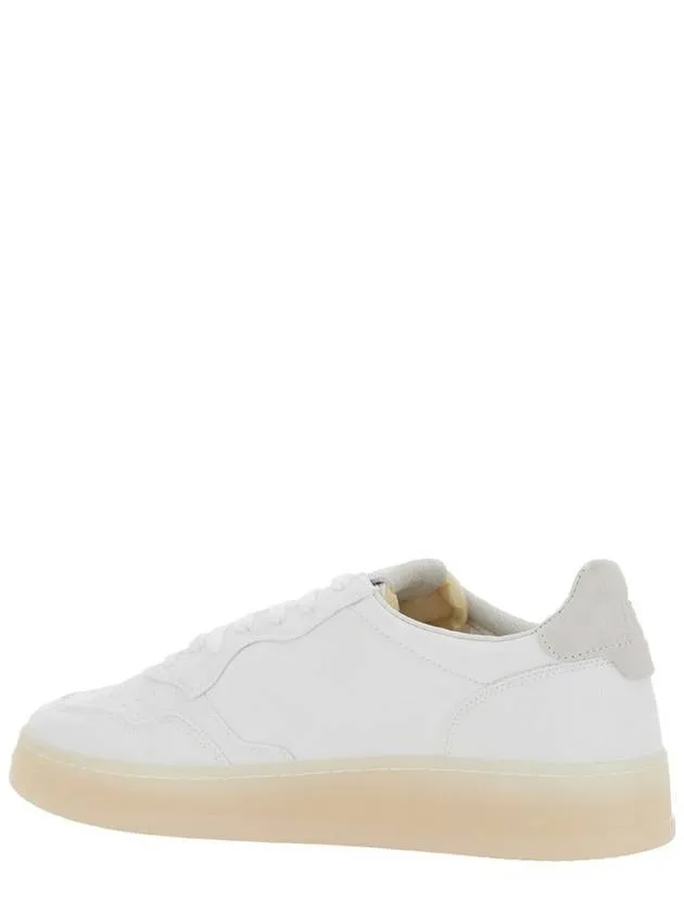 'Medalist' White Low Top Sneakers With Embossed Logo On The Tongue In Grained Leather Man