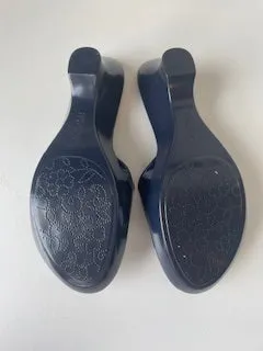 Reaction Kenneth Cole Slides Size 7.5