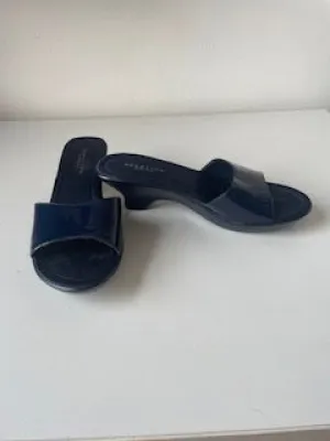 Reaction Kenneth Cole Slides Size 7.5