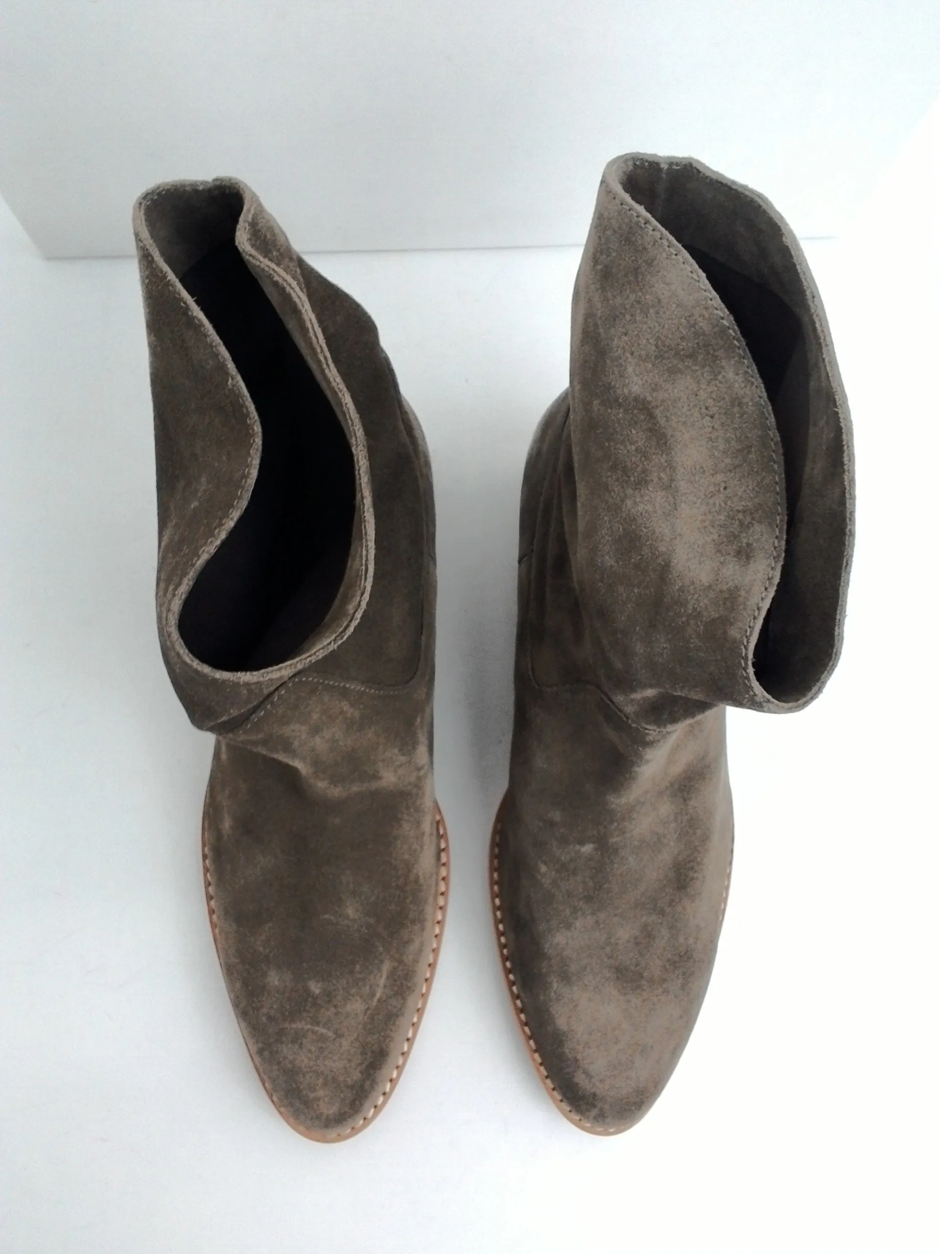 Vince Women's Sinclair Flint Suede Size 6.5 M